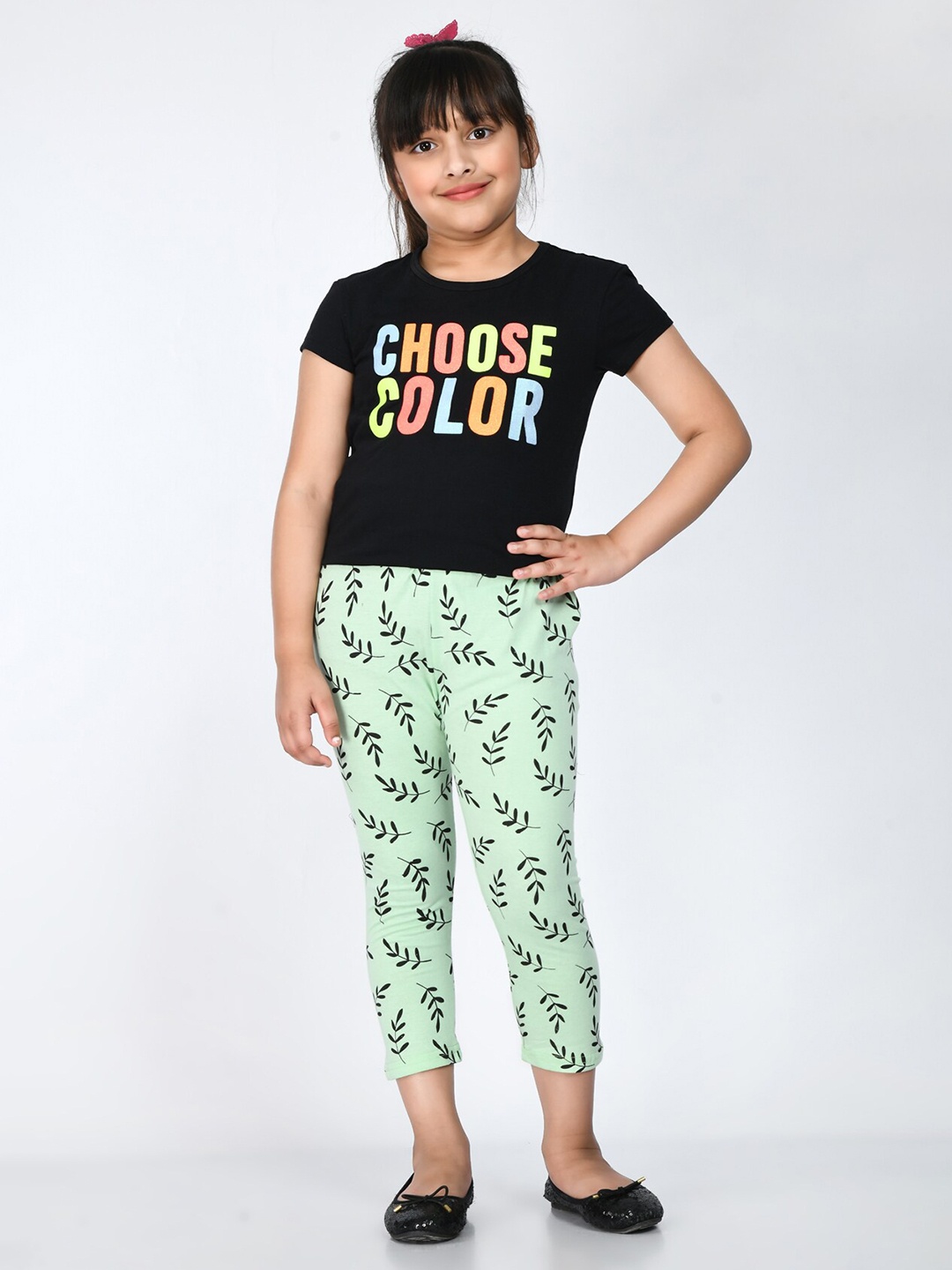 

IndiWeaves Girls Pack Of 4 Printed Pure Cotton Capris, Green