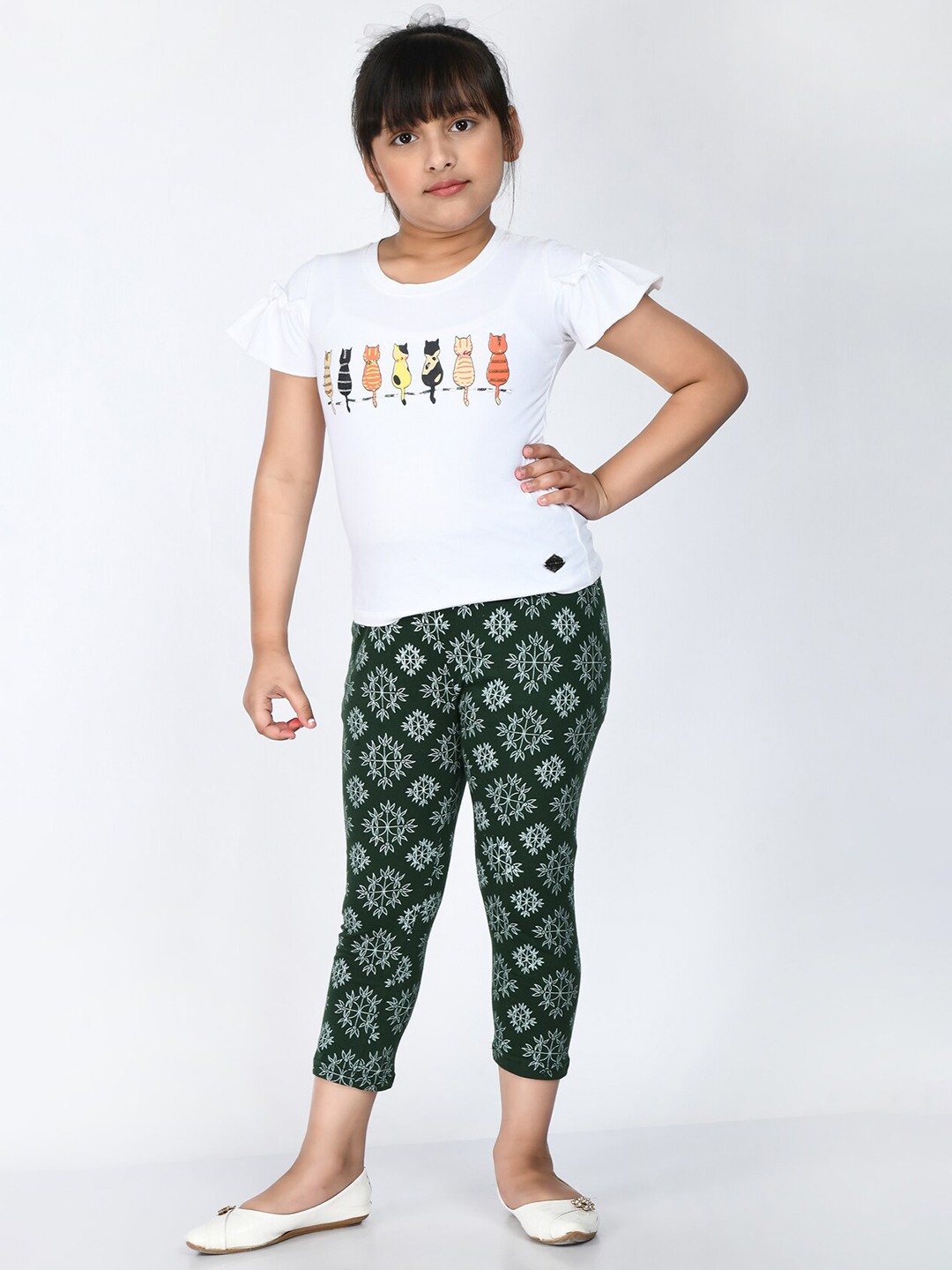 

IndiWeaves Girls Pack Of 4 Mid-Rise Printed Slim-Fit Cotton Capris, Green