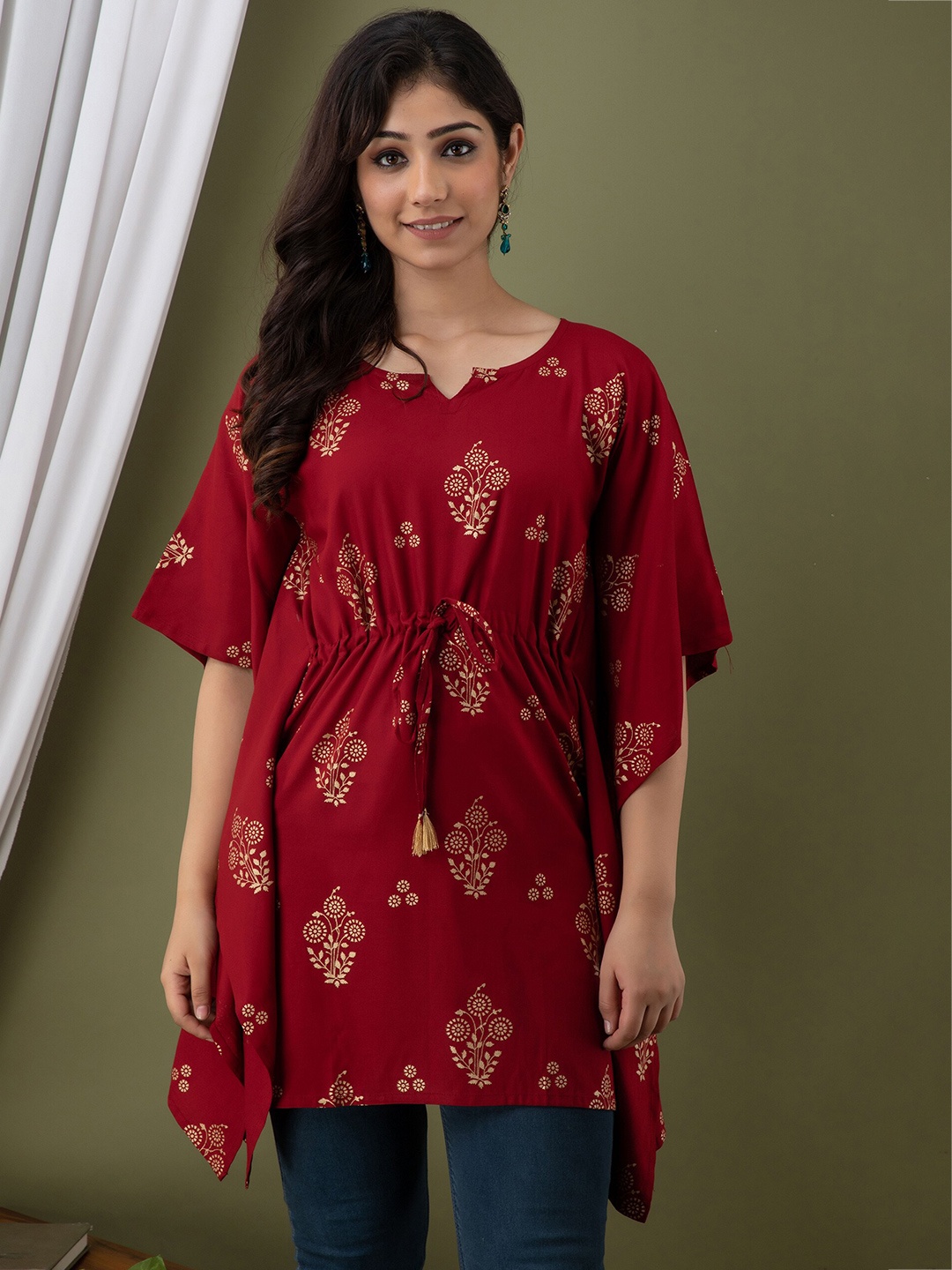 

Mialo fashion Maroon & Gold-Toned Geometric Printed Flared Sleeves Kaftan Kurti