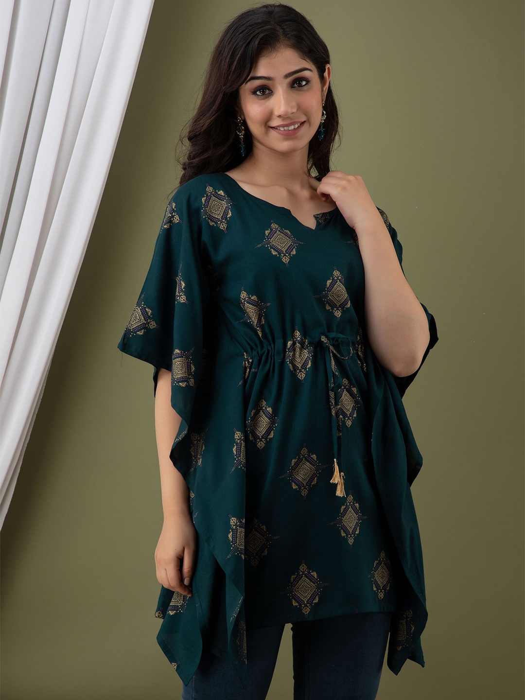 

Mialo fashion Green Geometric Printed Flared Sleeves Kaftan Kurti