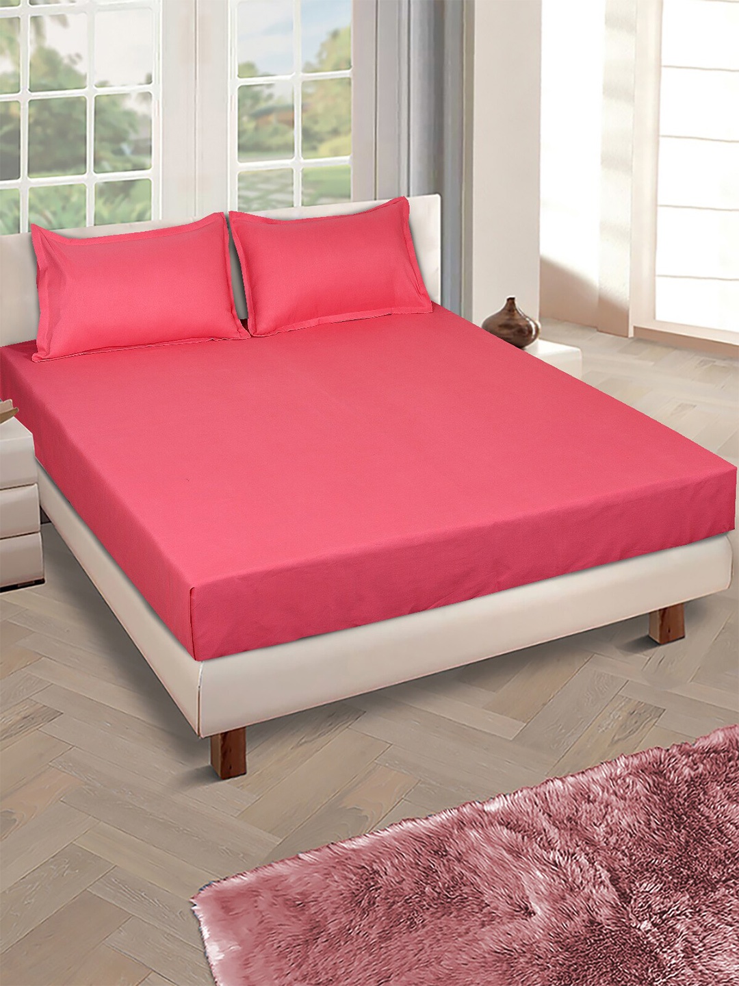 

ROMEE Pink 150 TC Microfiber Queen Bedsheet 2 Pillow Covers