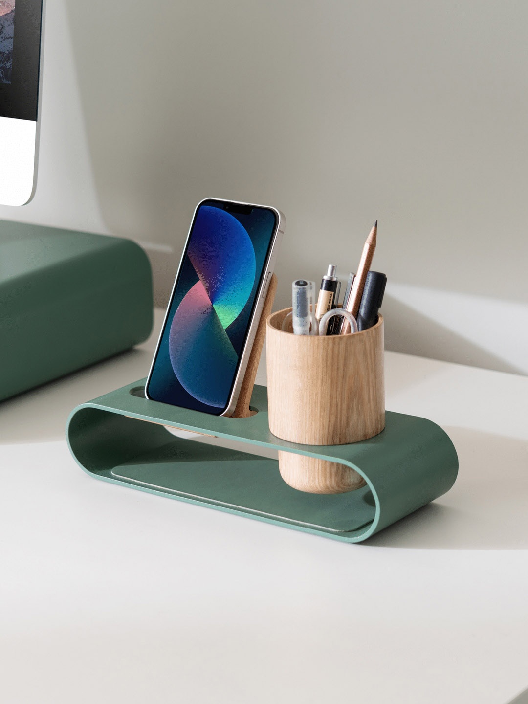 

DailyObjects Green & Beige Cirque Phone & Pen Stand