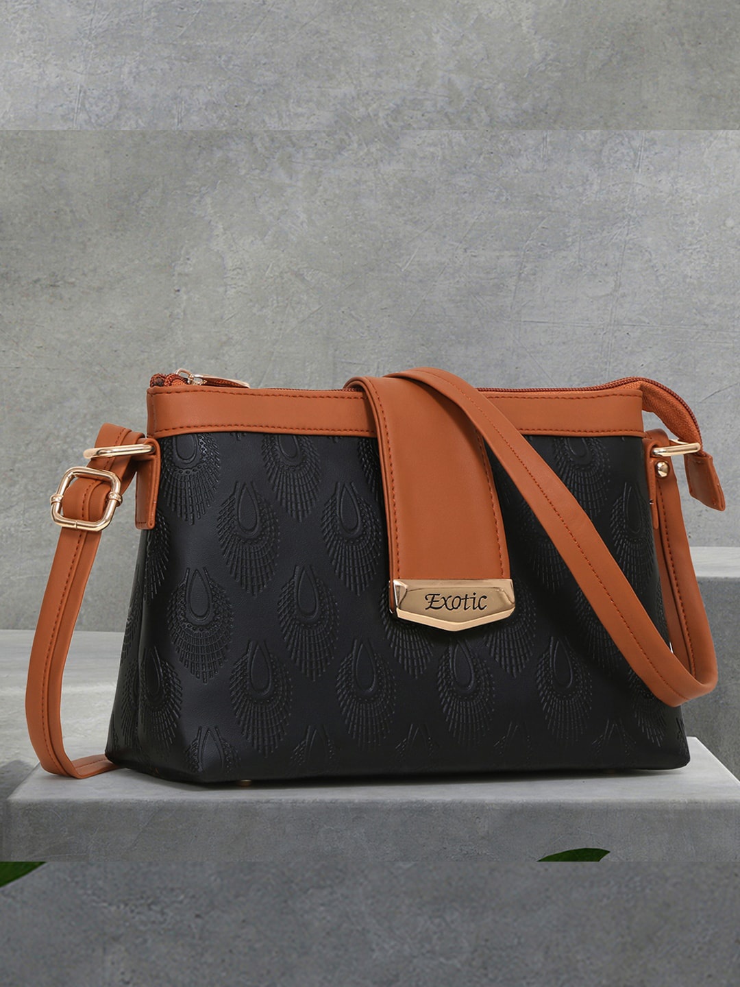 

Exotic Structured Sling Bag, Black