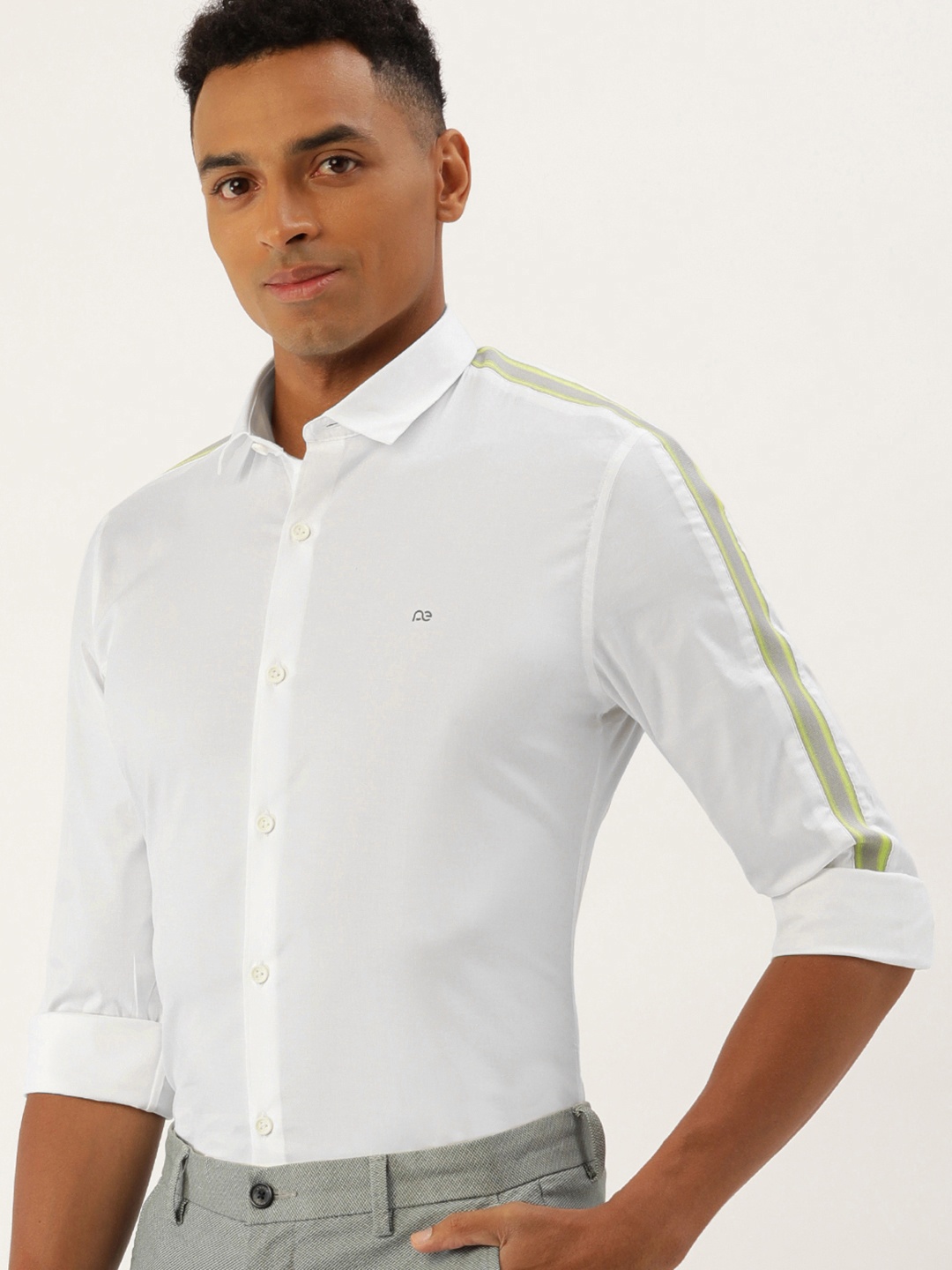

Peter England Solid Super Slim Fit Semiformal Shirt, White