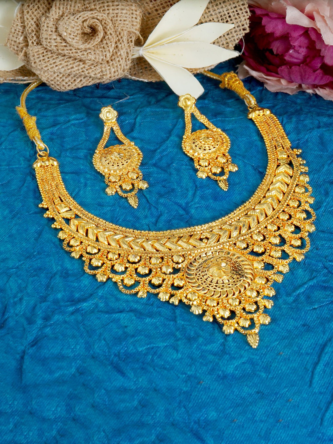 

MANSIYAORANGE Gold-Plated Ethnic Motif Designed Jewellery Set