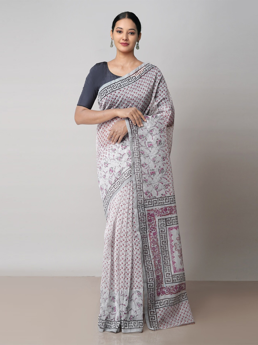 

Unnati Silks Floral Printed Supernet Bagru Saree, Off white