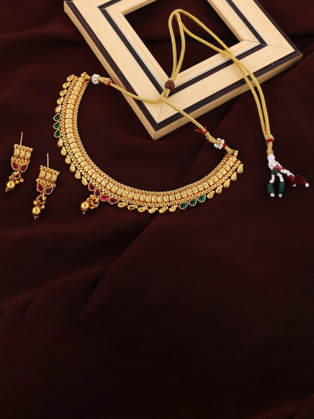 

ROFARWORD Gold-Plated Artificial Stones Studded & Beaded Jewellery Set