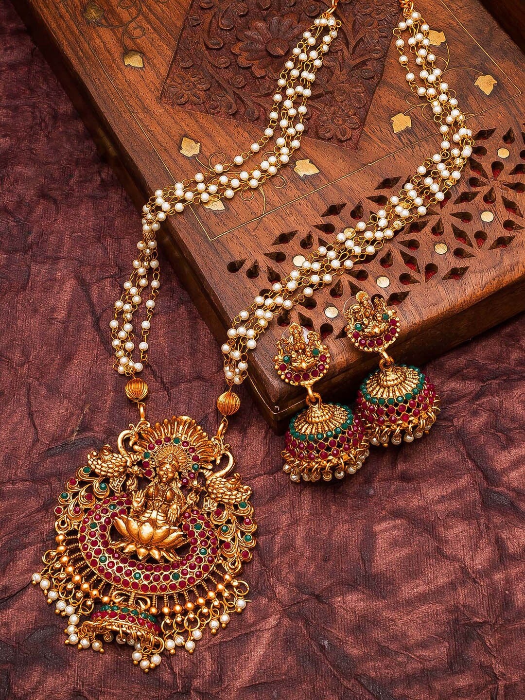 

ROFARWORD Gold-Plated Stone-Studded & Beaded Jewellery Set