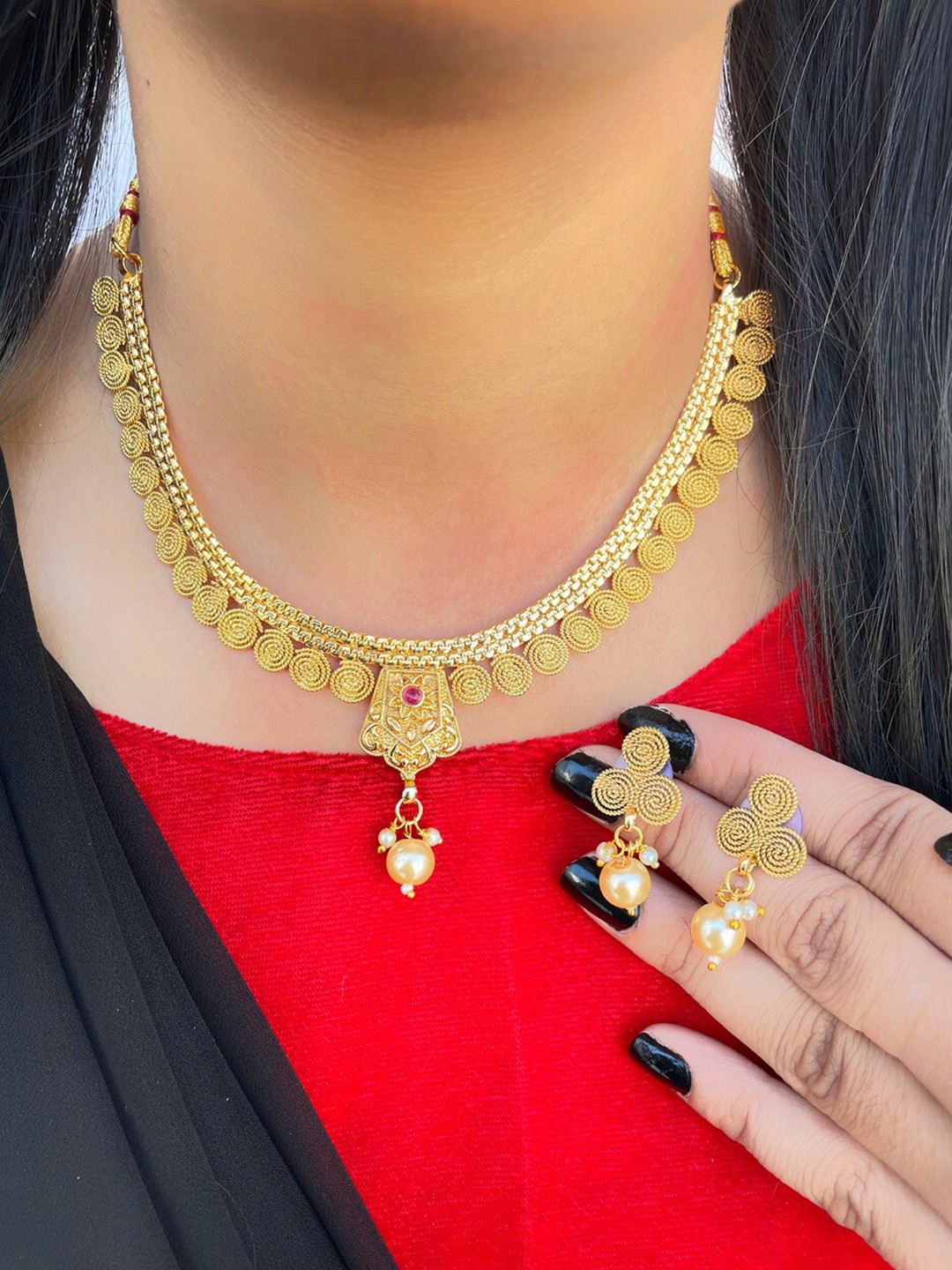 

ROFARWORD Gold-Plated Pearl Beaded Traditional Choker Jewellery Set