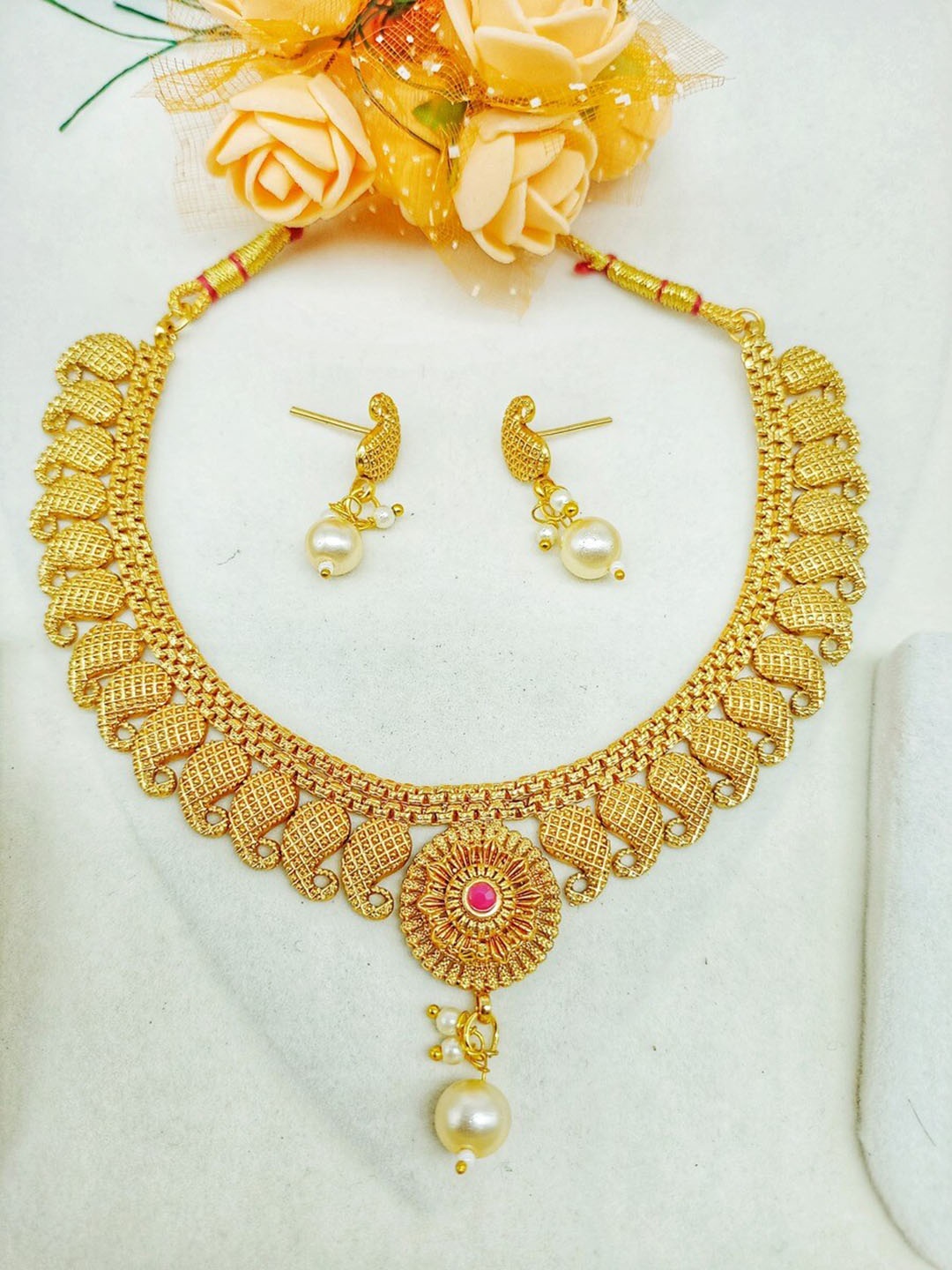 

ROFARWORD Gold-Plated Stone Studded & Beaded Jewellery Set