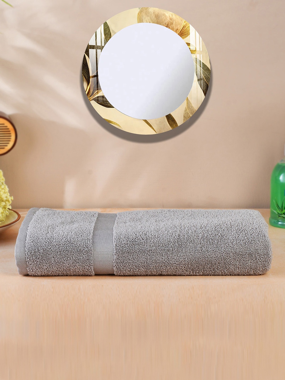

Urban Magic Grey Self-Design 300 GSM Bath Towel