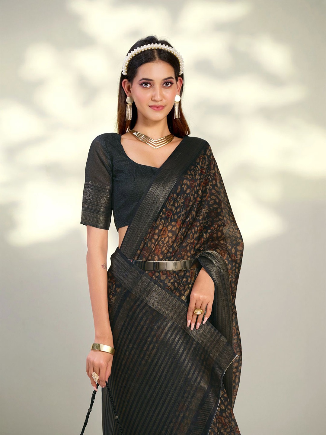 

Sangria Black & Gold-Toned Floral Printed Zari Saree