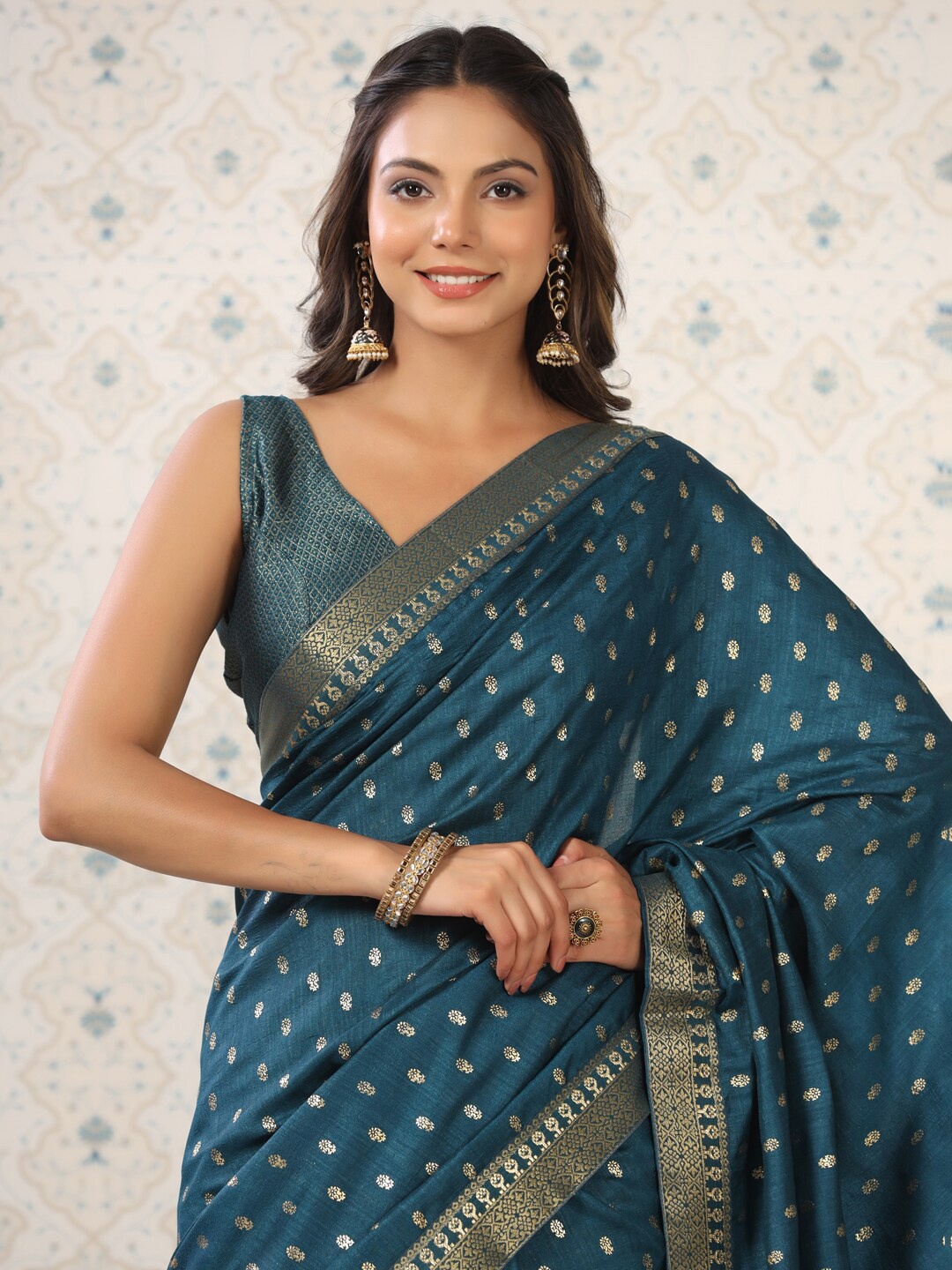 

Ode by House of Pataudi Teal & Gold-Toned Ethnic Printed Zari Saree