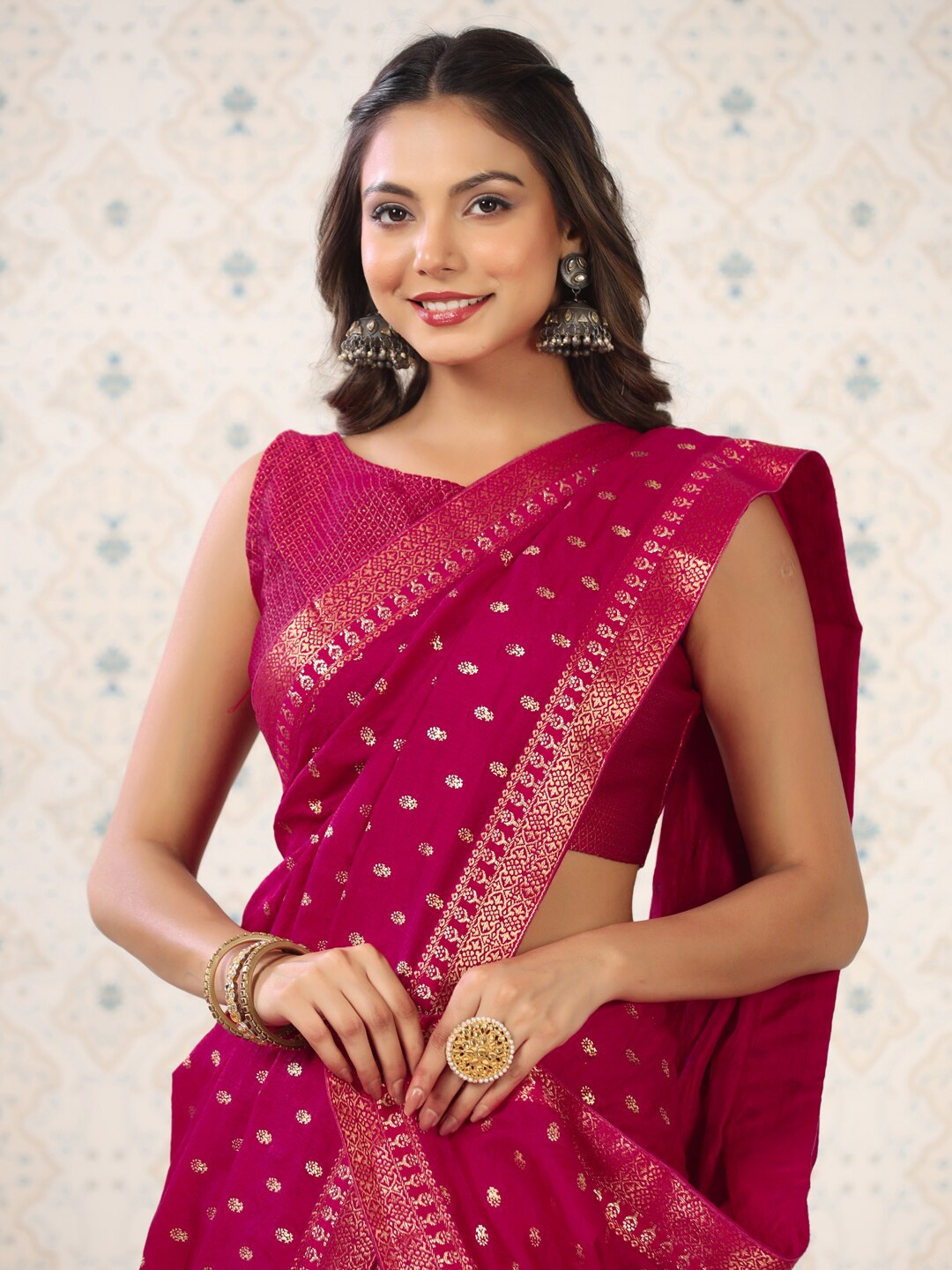 

Ode by House of Pataudi Maroon & Gold-Toned Ethnic Printed Zari Saree