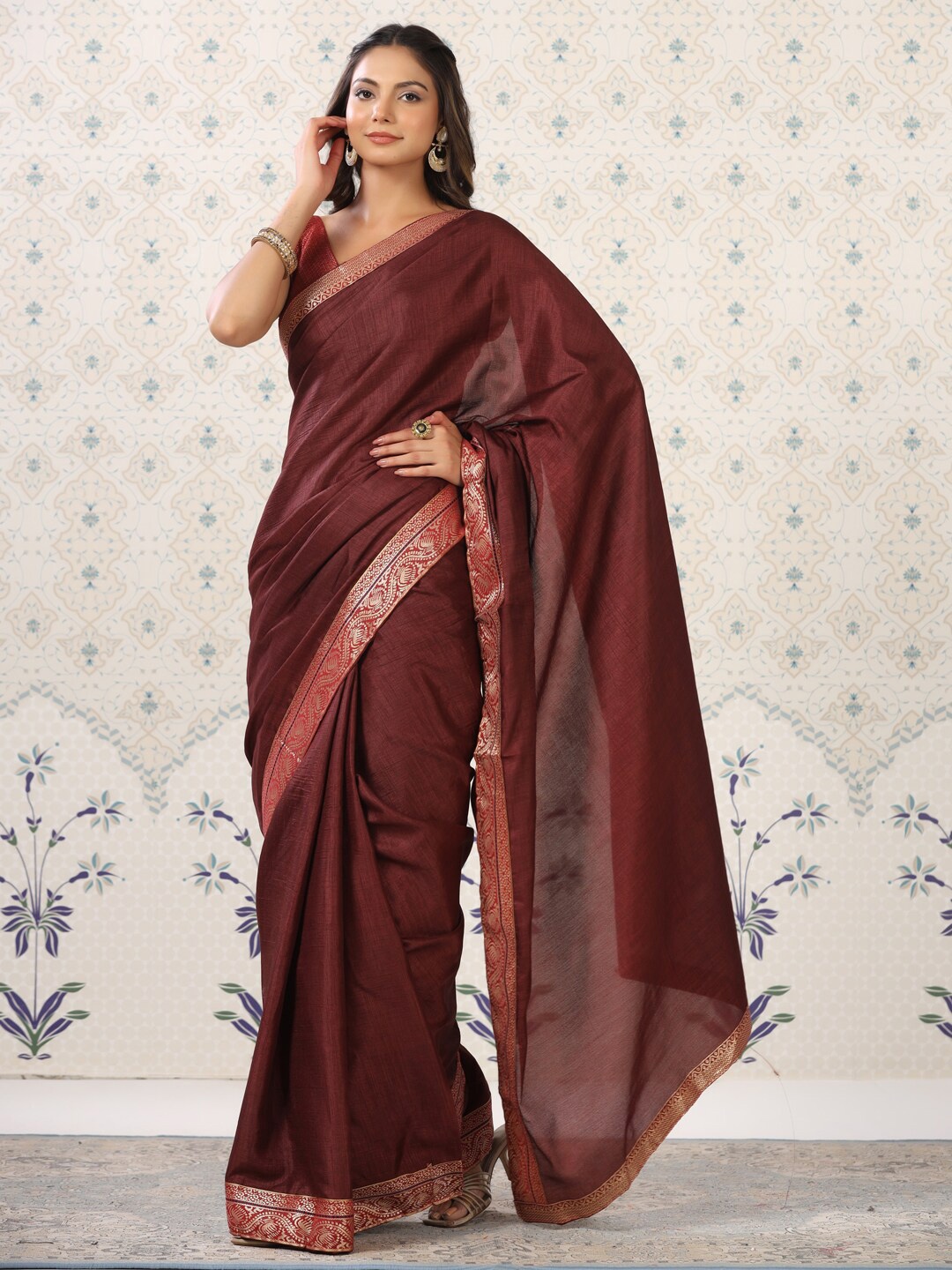 

Ode by House of Pataudi Maroon & Gold-Toned Zari Poly Silk Saree