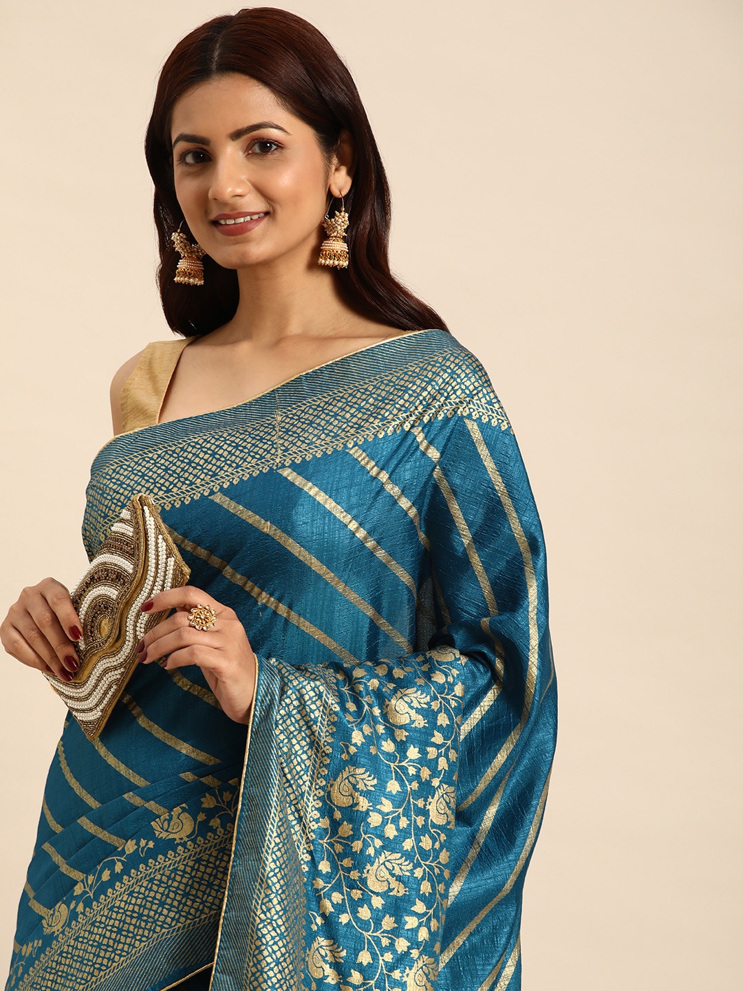 

Indian Women Green Embellished Silk Blend Fusion Saree