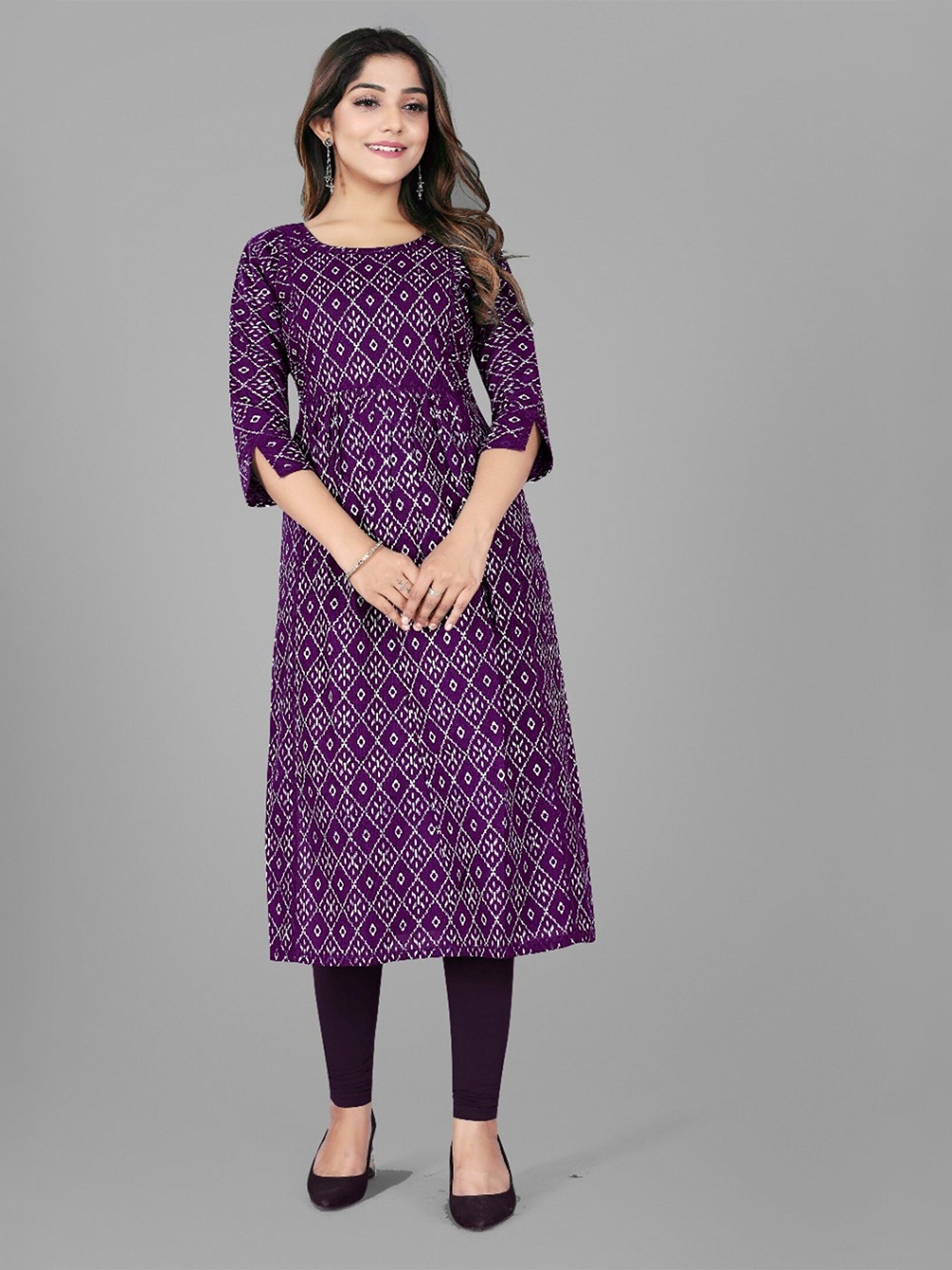 

APNISHA Ethnic Motifs Printed Cotton Straight Kurta, Purple
