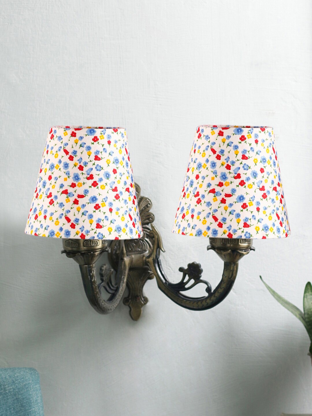 

Devansh White & Red Printed Antique Wall Lamp With Cotton Shade