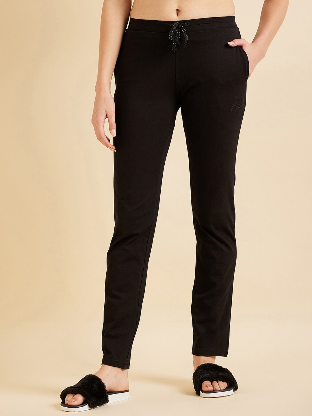 

Sweet Dreams Women Black Mid-Rise Slim Fit Lounge Pant