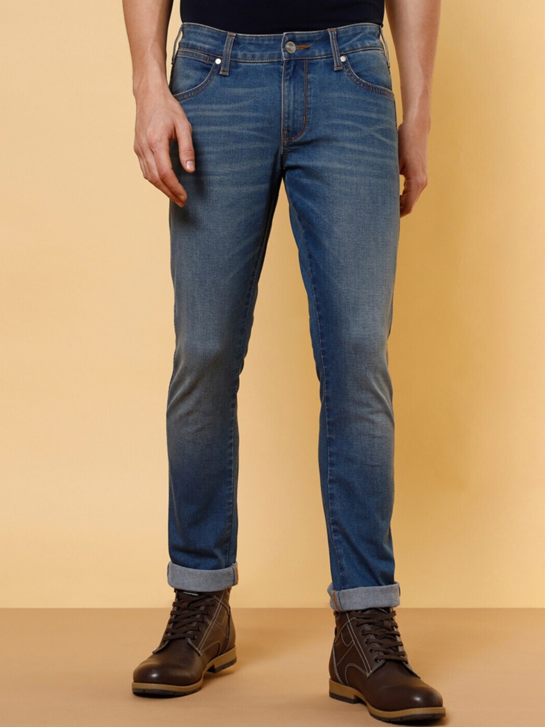

Wrangler Men Vegas Skinny Fit Low-Rise Light Fade Stretchable Cotton Jeans, Blue