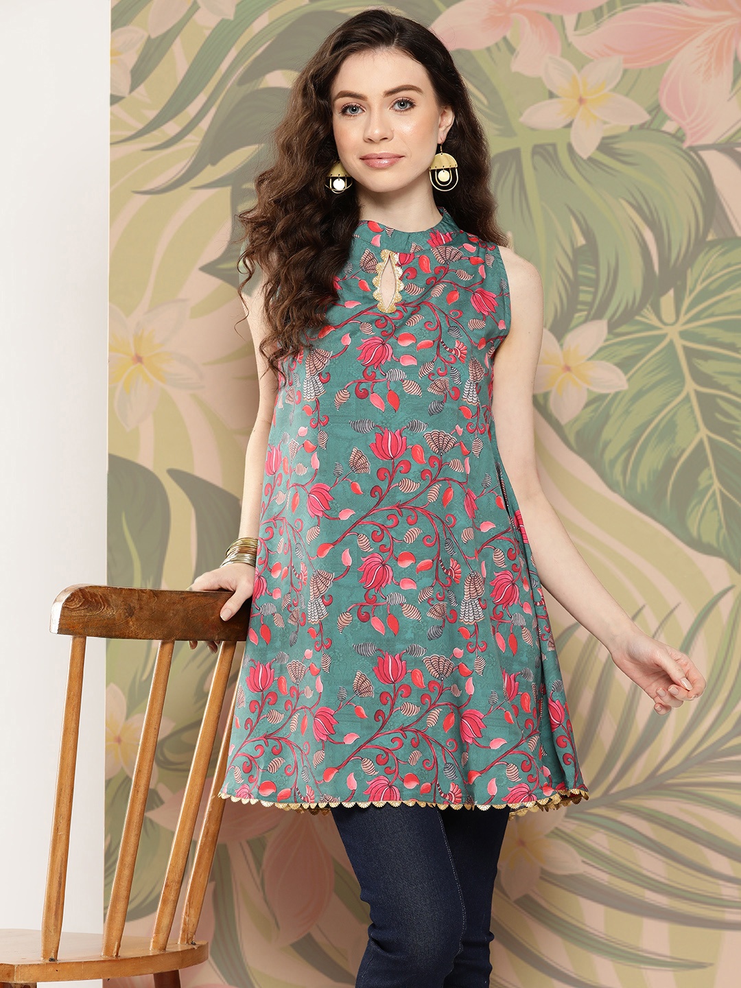 

Ahalyaa Floral Printed Kurti, Green