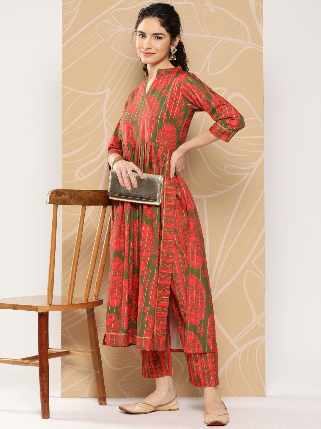 

Ahalyaa Women Floral Printed Pleated Gotta Patti Kurta with Trousers, Green