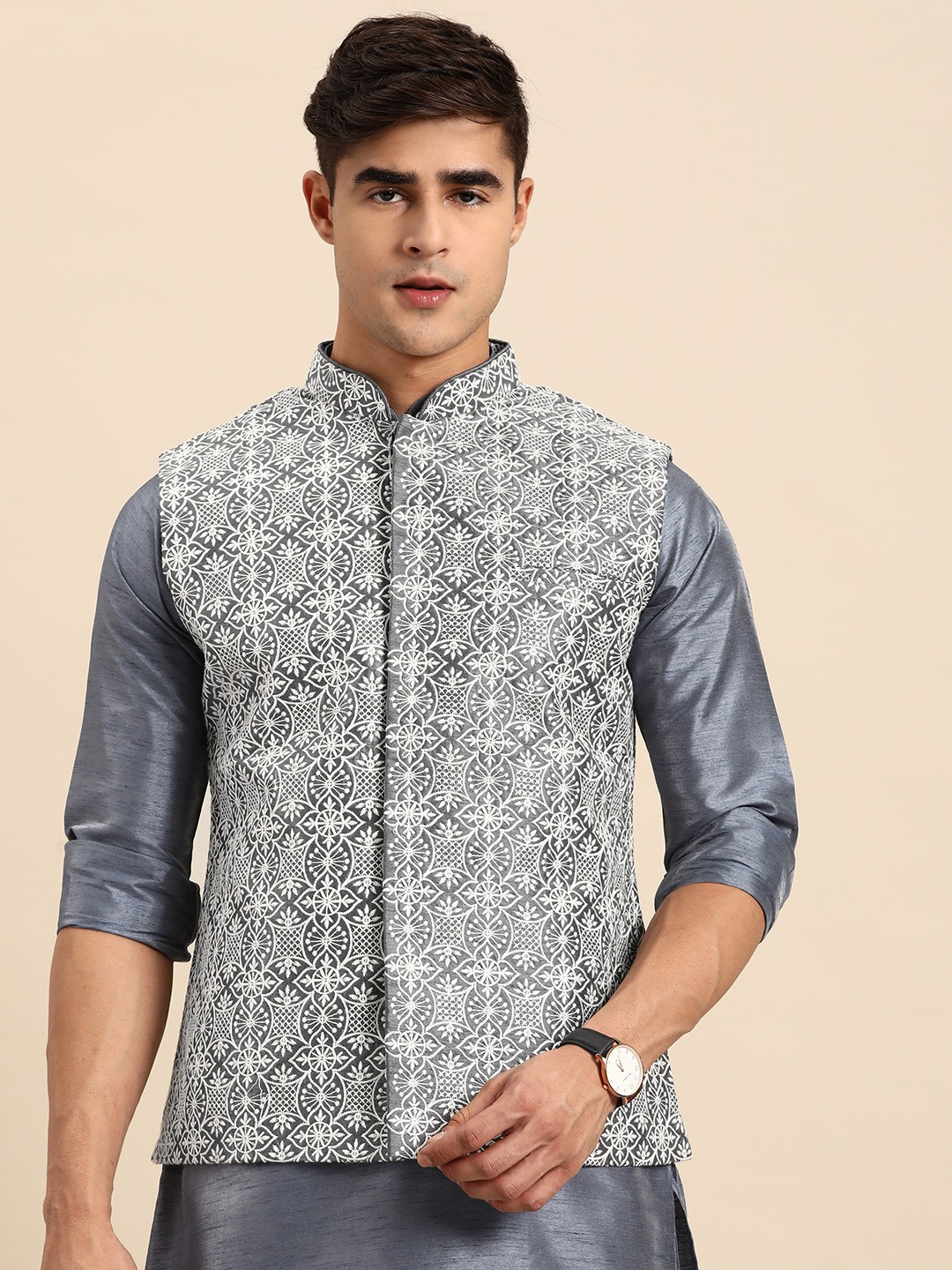 

RAJUBHAI HARGOVINDAS Men Embroidered Nehru Jacket, Grey