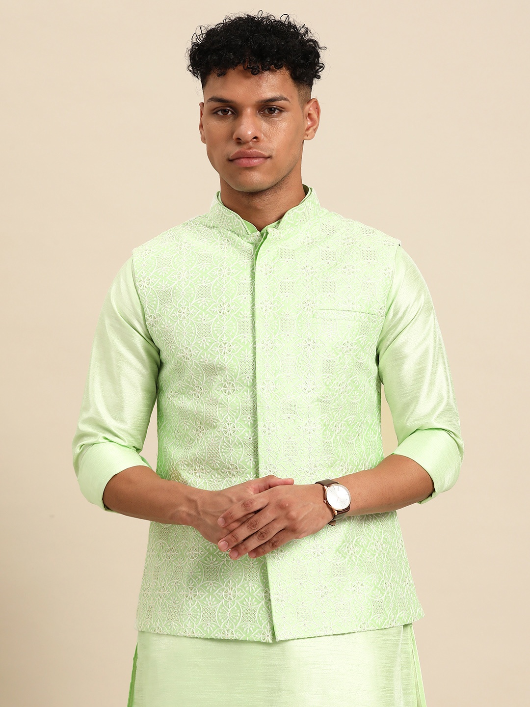

RAJUBHAI HARGOVINDAS Men Embroidered Nehru Jacket, Green