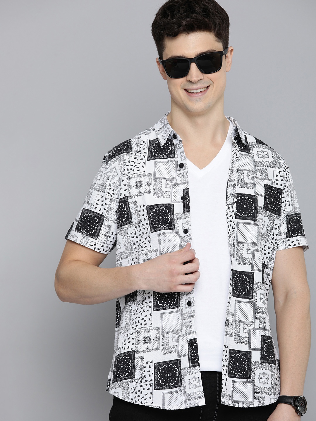 

HERE&NOW Men Slim Fit Opaque Printed Cotton Casual Shirt, Black