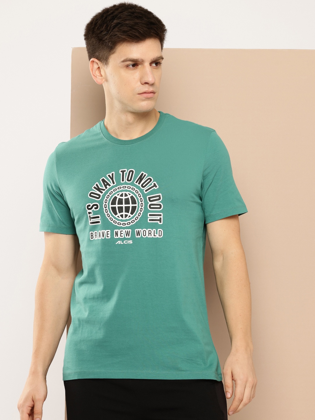 

Alcis Men Typography Printed T-shirt, Green