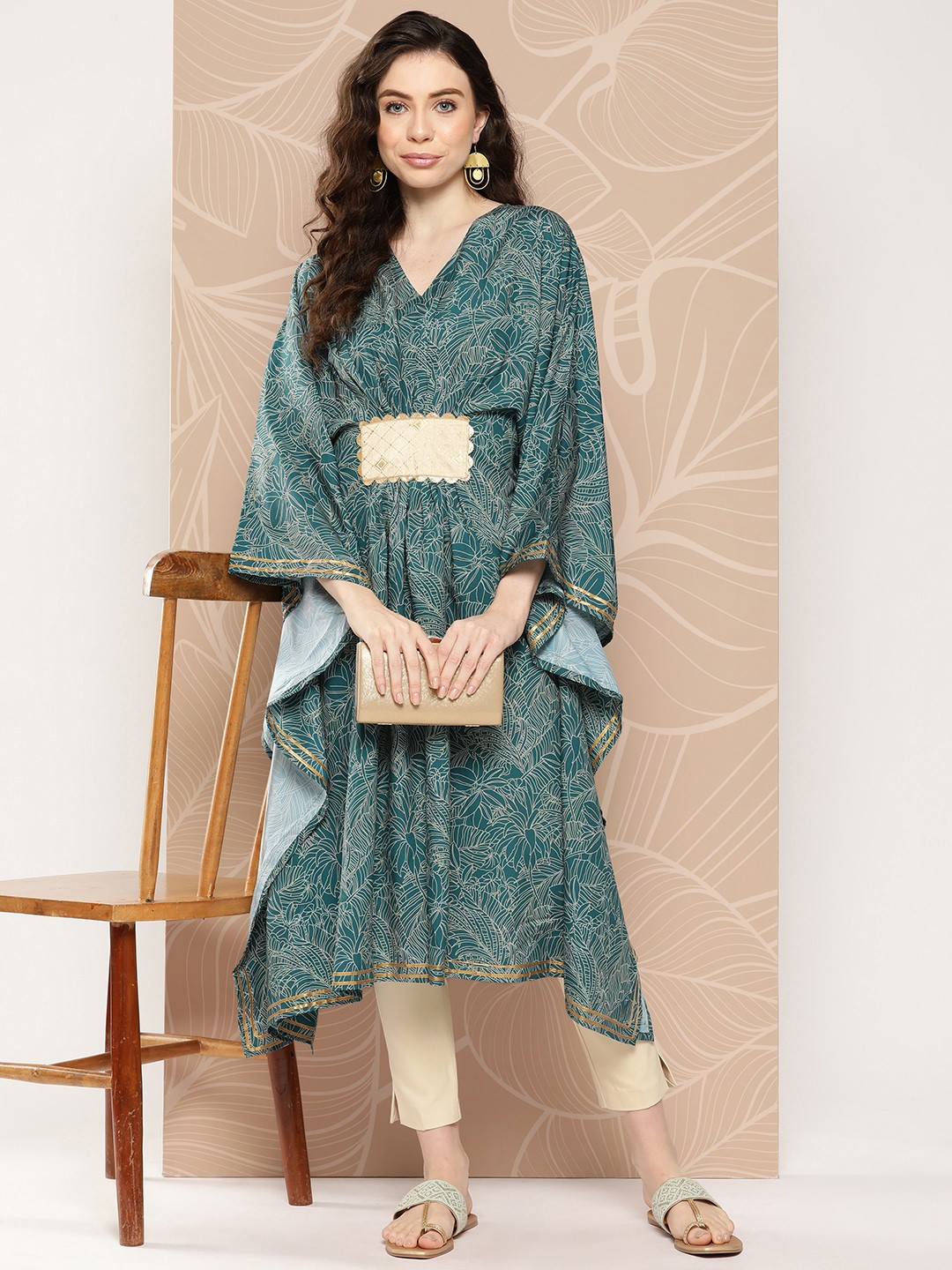 

Ahalyaa Women Floral Printed Flared Sleeves Patchwork Belted Detail Crepe Kaftan Kurta, Green