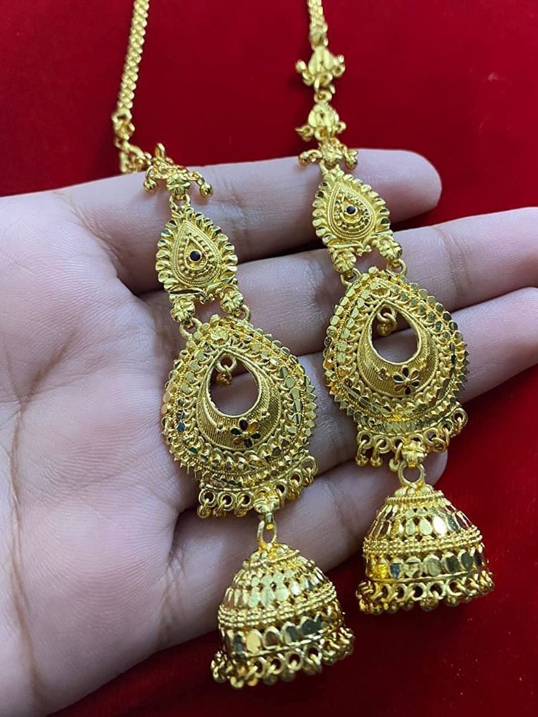 

MANSIYAORANGE Gold-Plated Dome Shaped Jhumkas Earrings