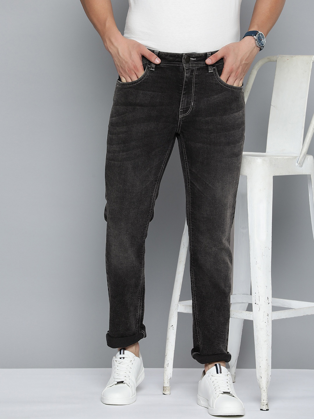 

Mast & Harbour Men Light Fade Stretchable Jeans, Black