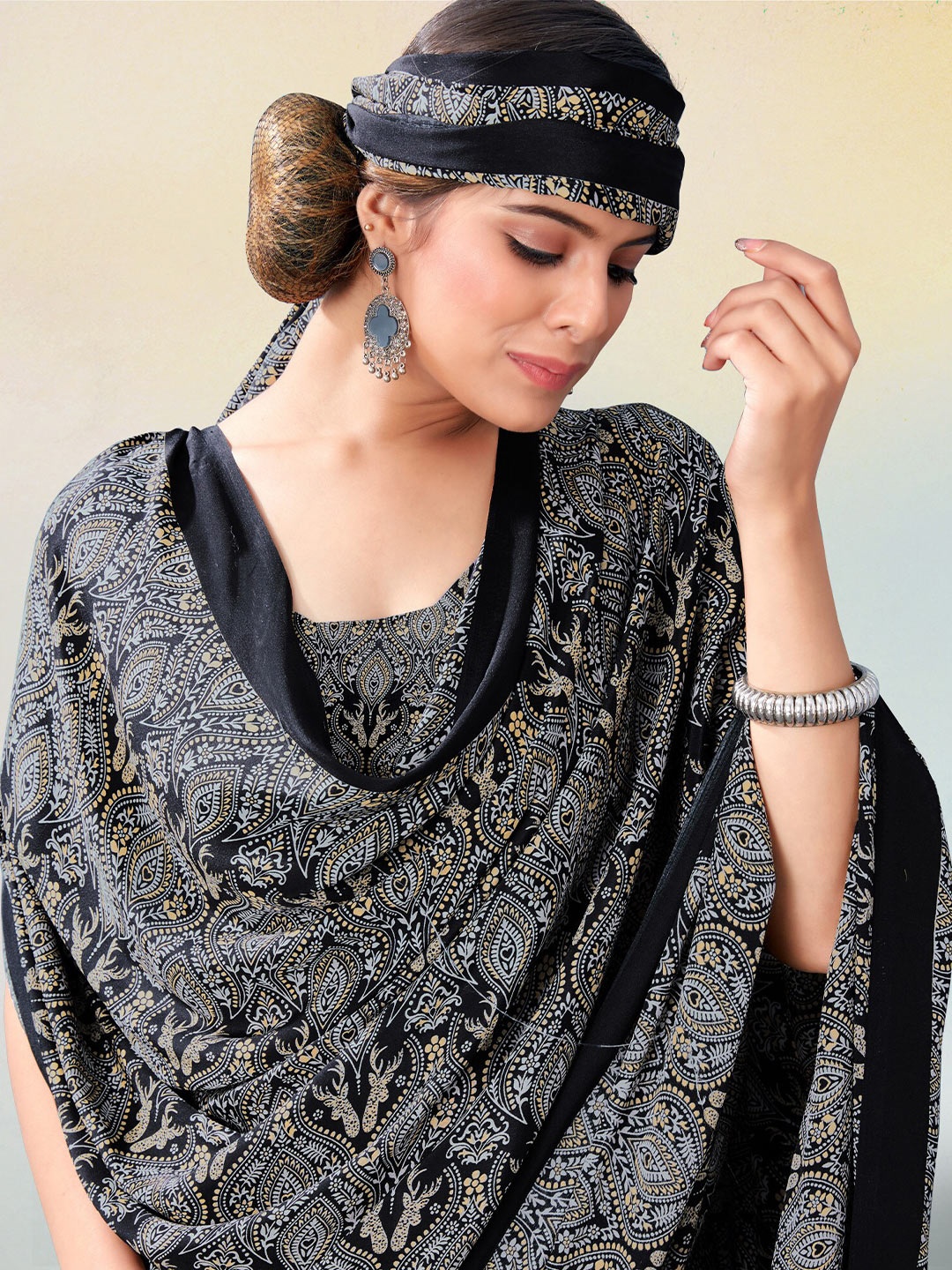 

Kasak Ethnic Printed Pure Crepe Saree, Black