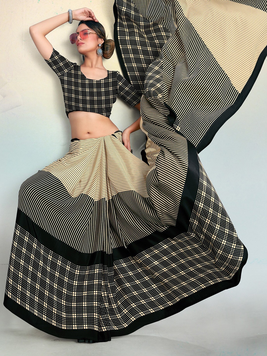 

Kasak Striped Pure Crepe Saree, Black