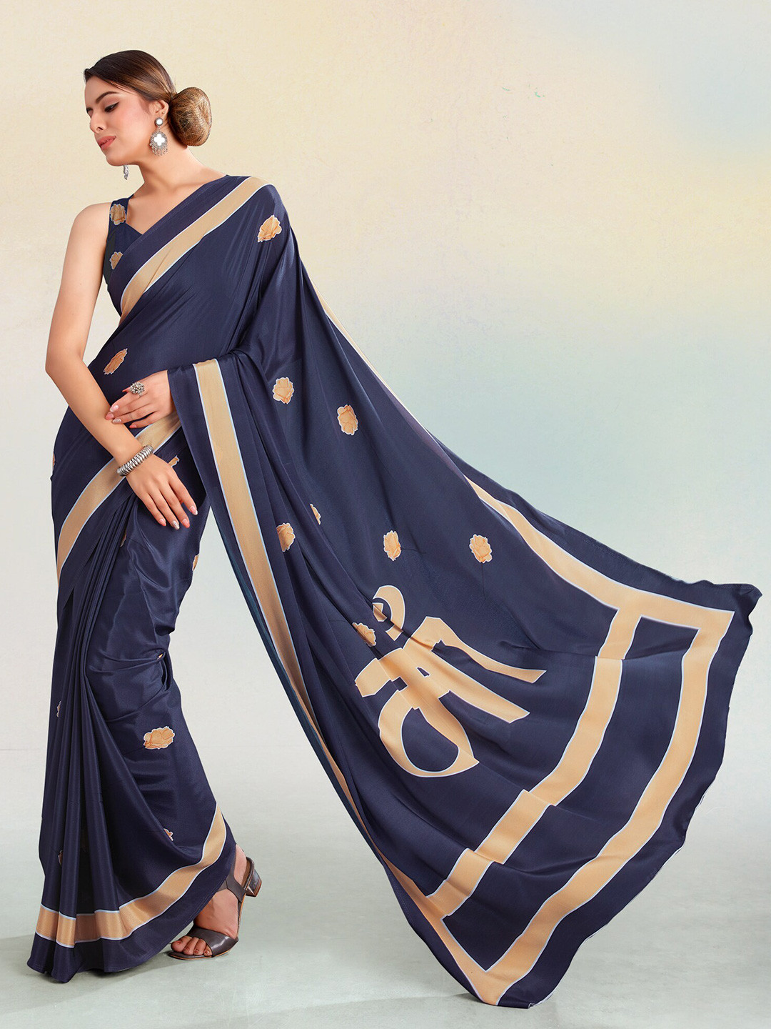 

Kasak Floral Printed Pure Crepe Saree, Black