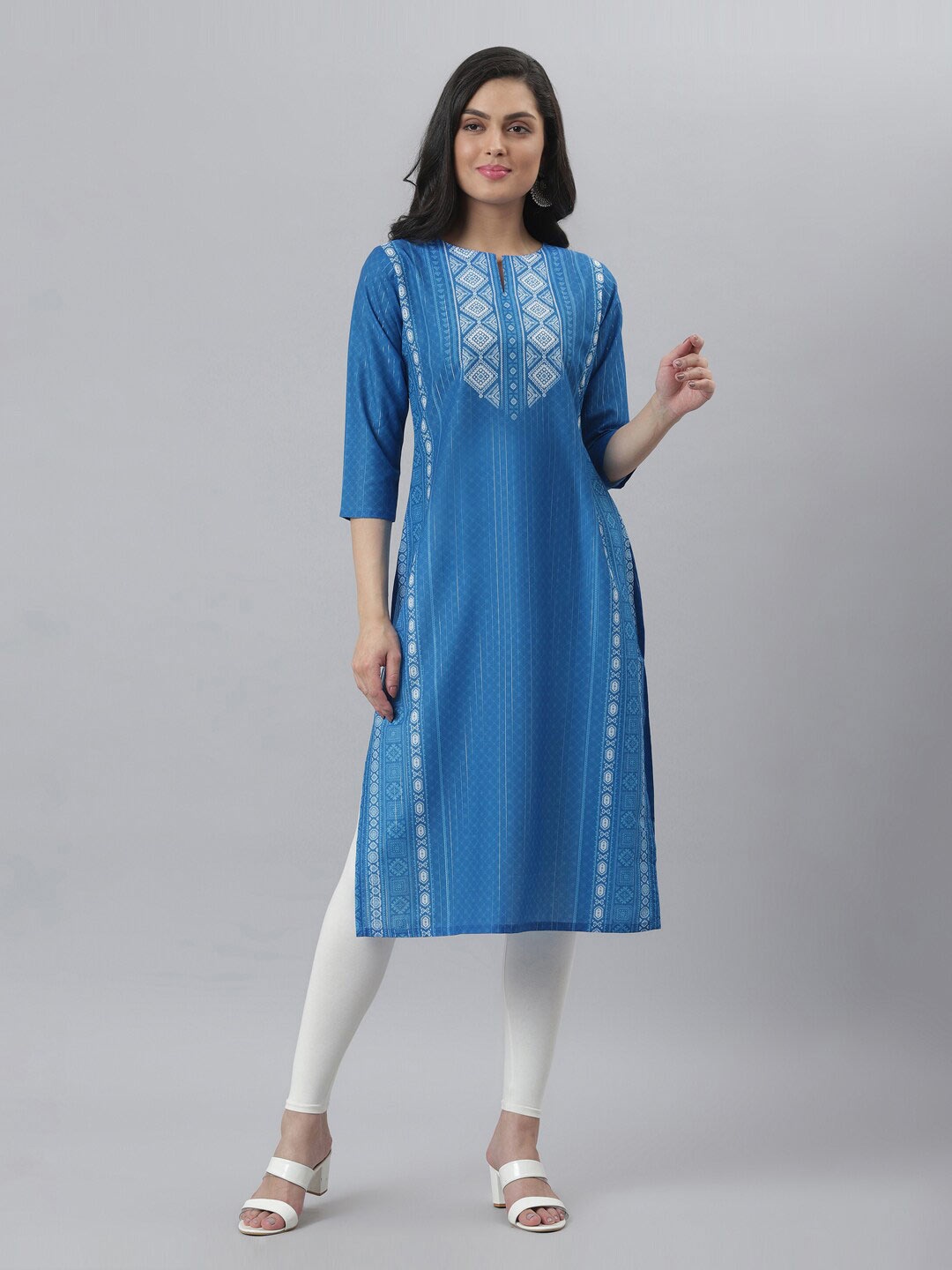 

FASHION DREAM Geometric Printed Notched Neck Kurta, Blue