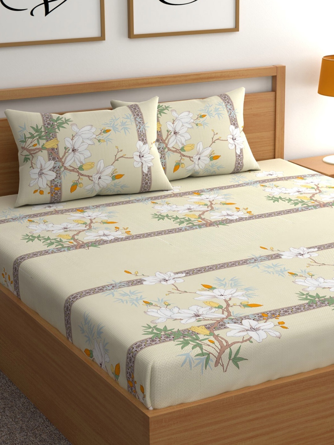 

CG HOMES Beige & White Floral 180 TC Queen Bedsheet With 2 Pillow Covers
