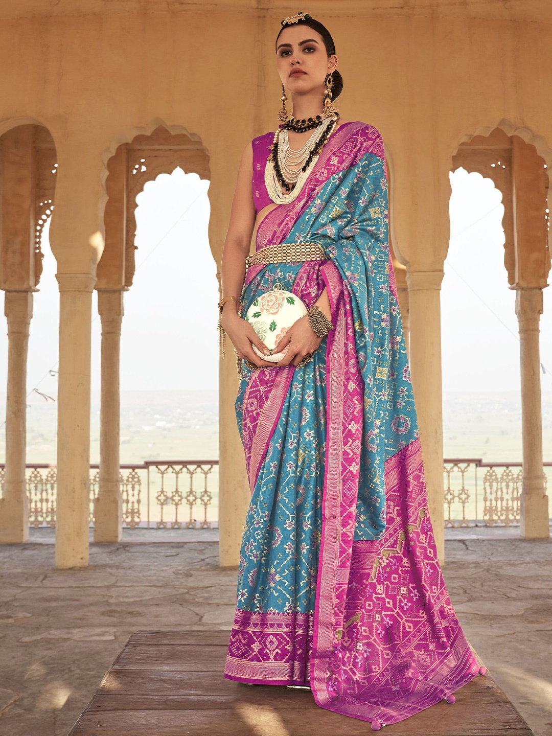 

Phenav Ethnic Printed Saree, Blue