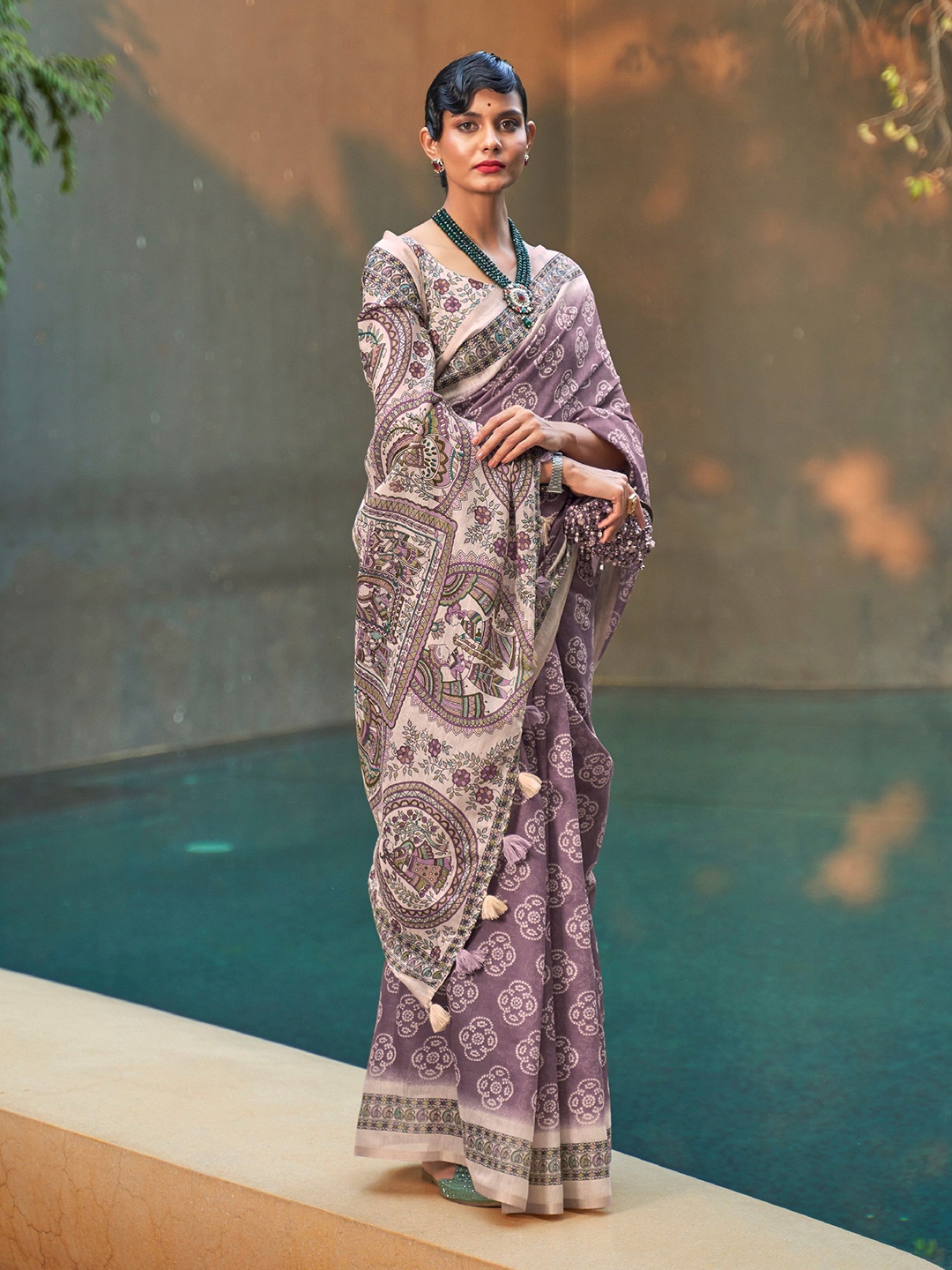 

Phenav Ethnic Motifs Zari Silk Blend Saree With Blouse Piece, Purple