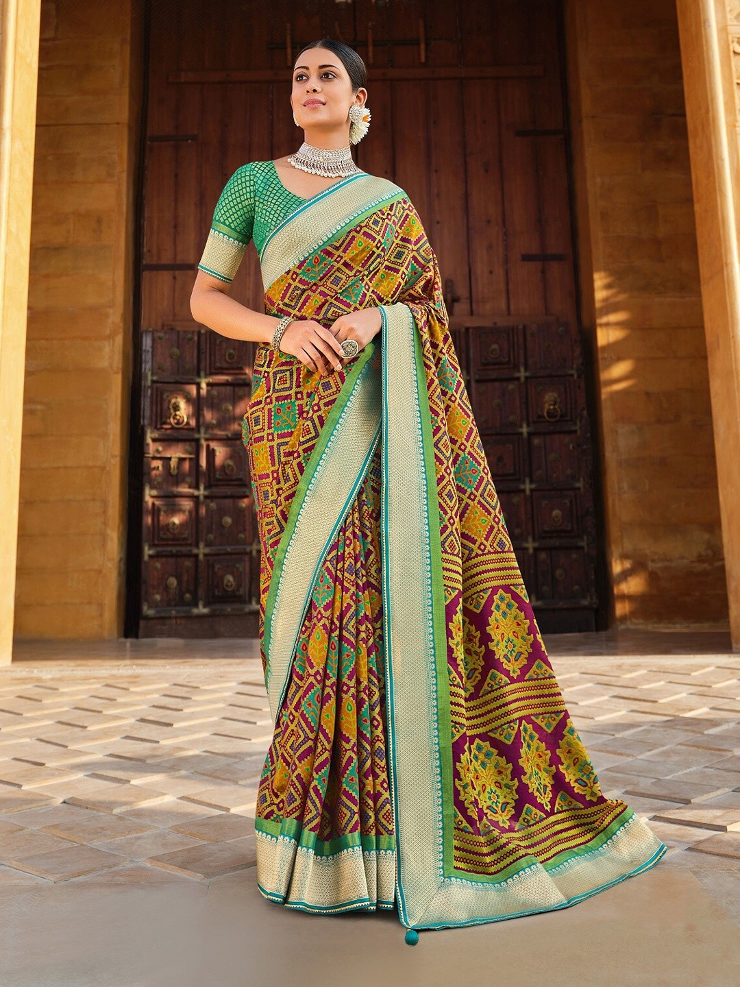 

Phenav Geometric Printed Zari Saree, Purple