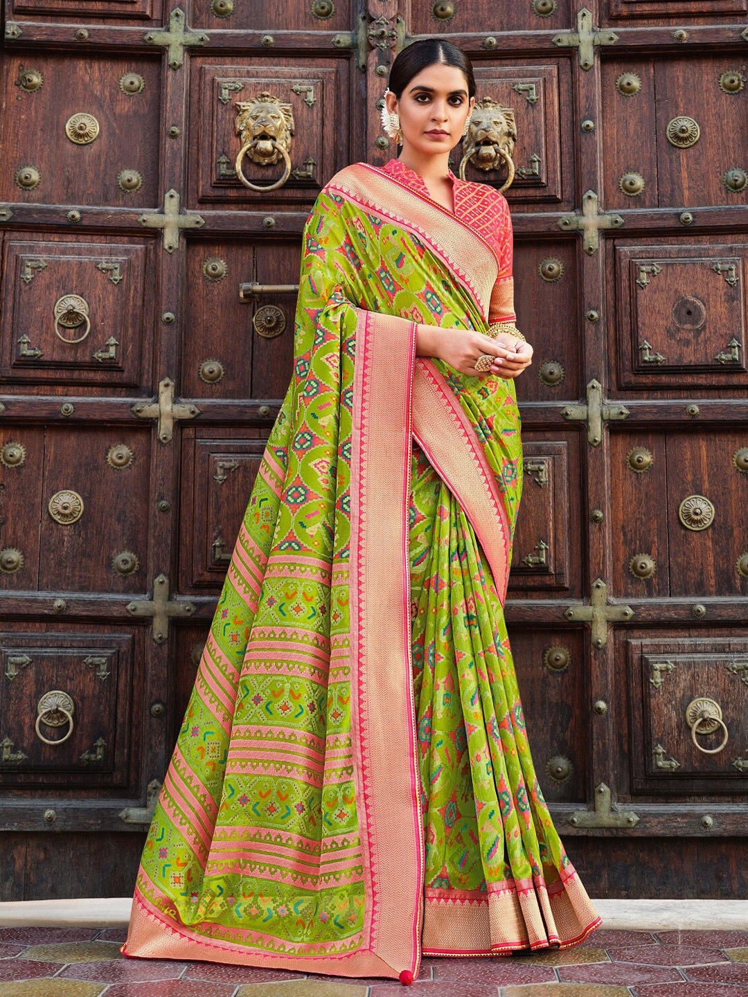 

Phenav Ethnic Motifs Zari Border Ikat Silk Saree with Blouse, Green