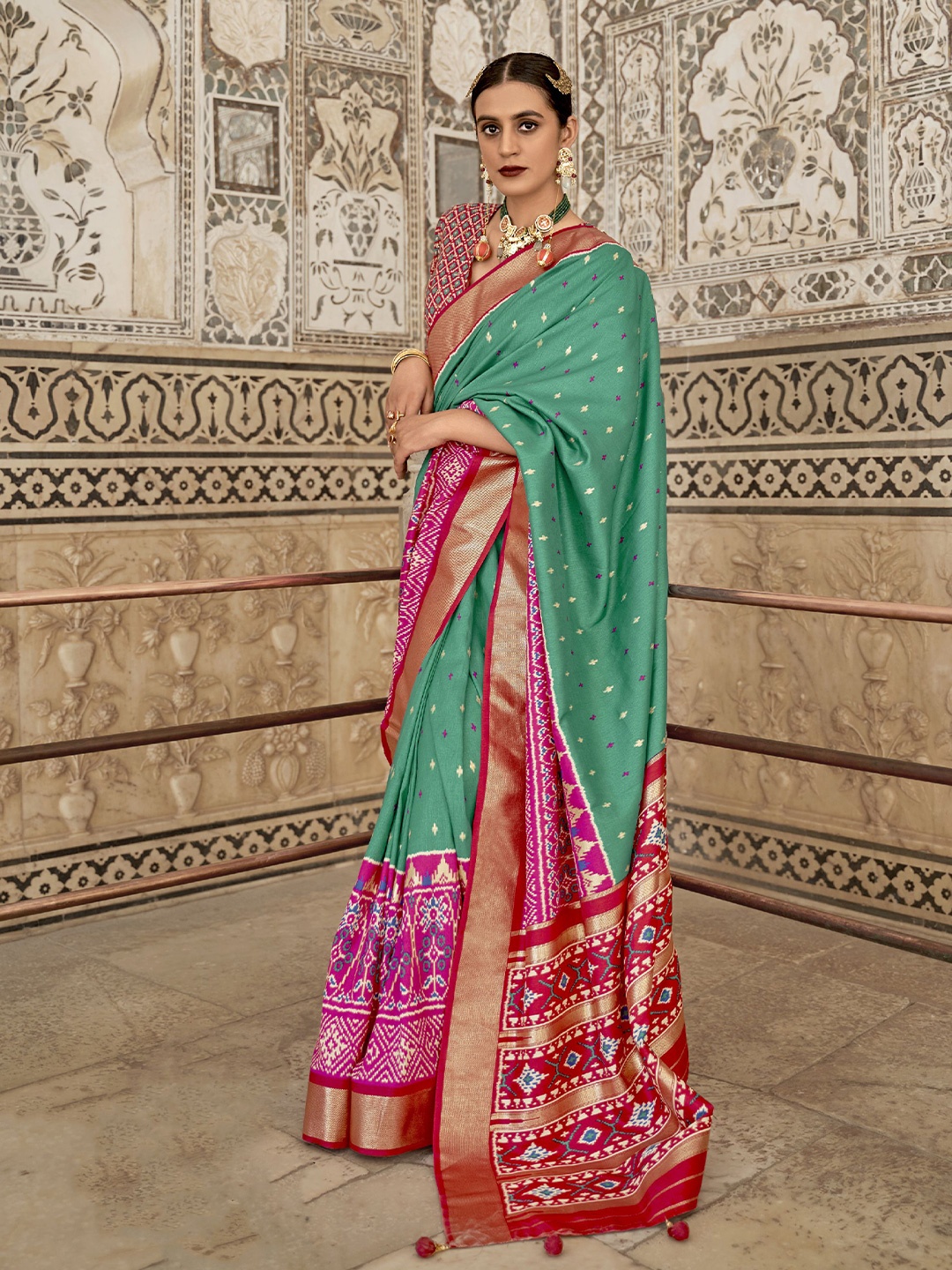 

Phenav Ethnic Motifs Zari Border Ikat Silk Saree with Blouse, Green
