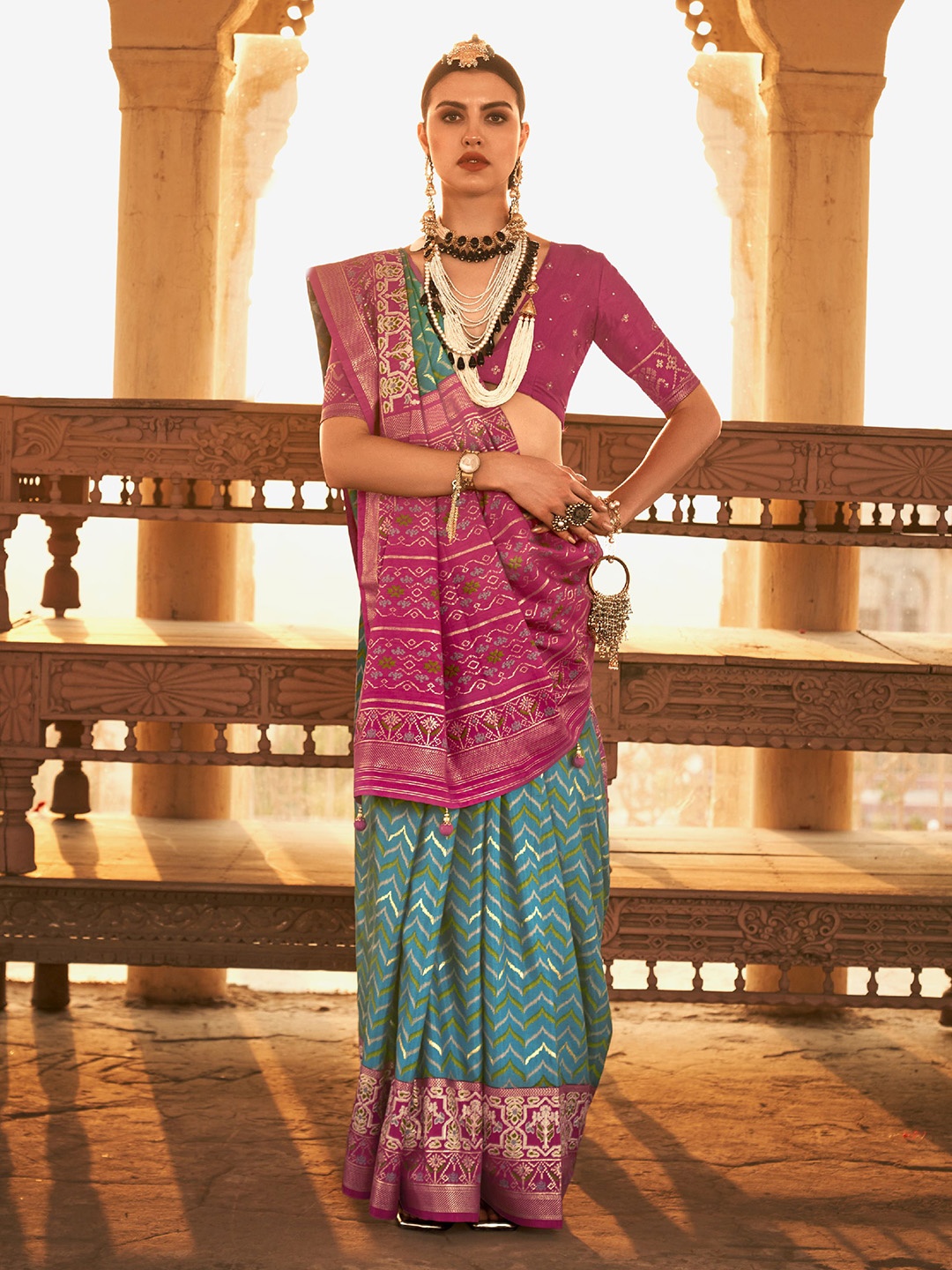 

Phenav Striped Zari Silk Blend Saree With Blouse Piece, Blue