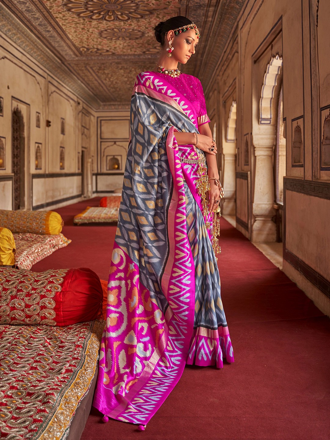

Phenav Ethnic Motifs Zari Border Ikat Silk Saree with Blouse, Grey