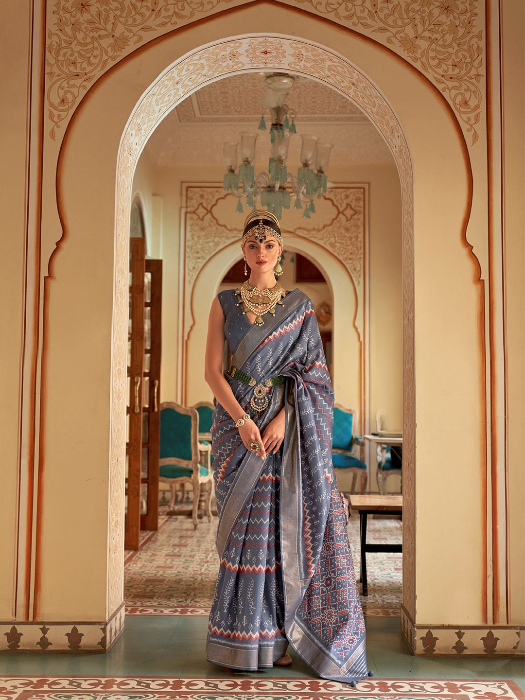 

Phenav Ethnic Motifs Printed Zari Border Ikat Silk Saree with Blouse, Grey