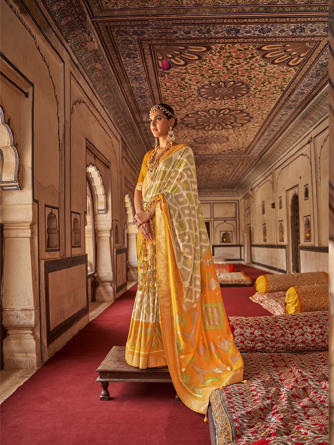 

Phenav Ethnic Motifs Printed Zari Saree, Beige