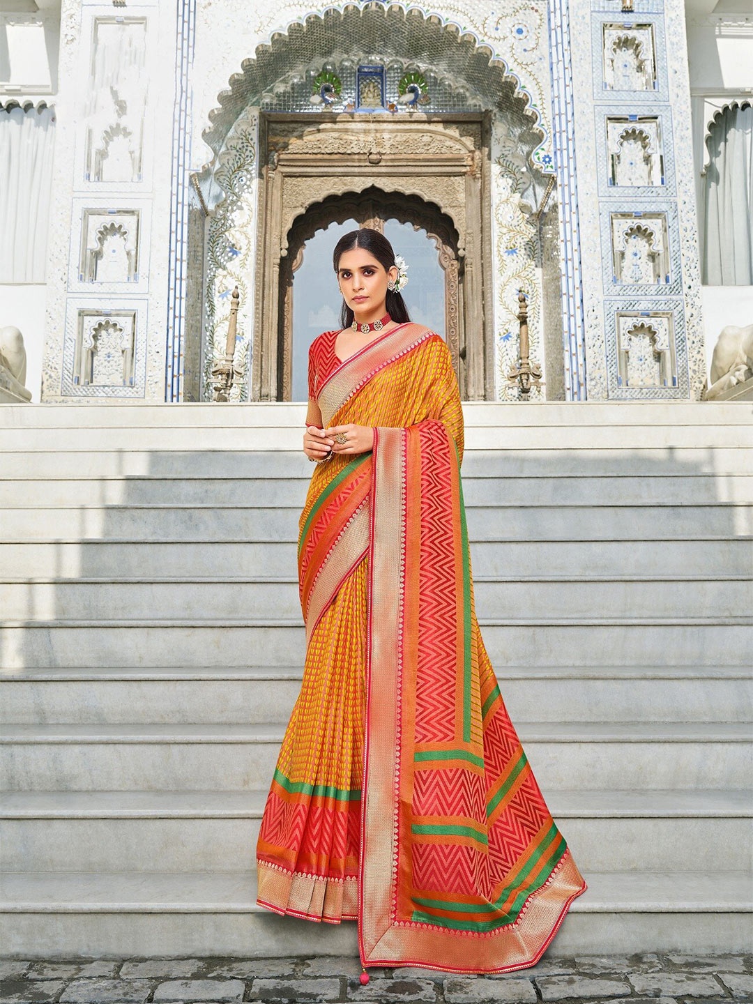 

Phenav Ethnic Motif Woven Design Zari Saree, Orange