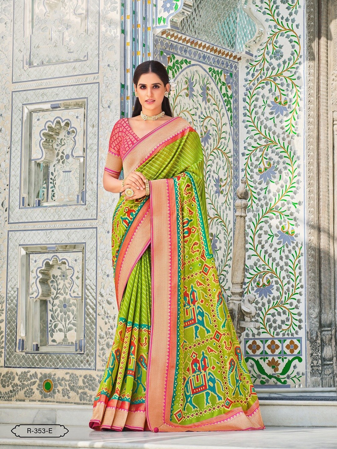

Phenav Ethnic Motifs Zari Border Ikat Silk Saree with Blouse, Green