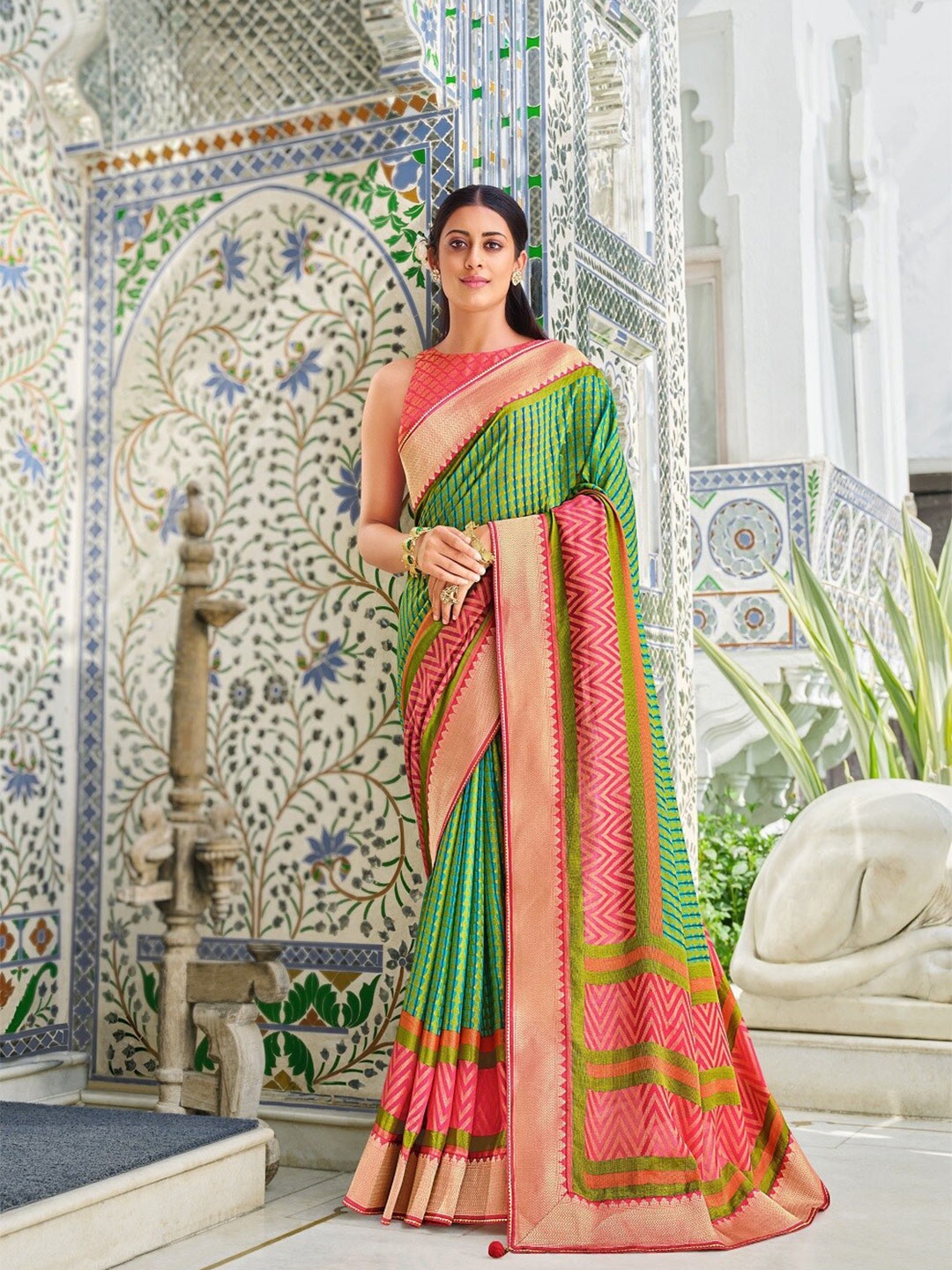 

Phenav Ethnic Motifs Zari Border Ikat Silk Saree with Blouse, Green